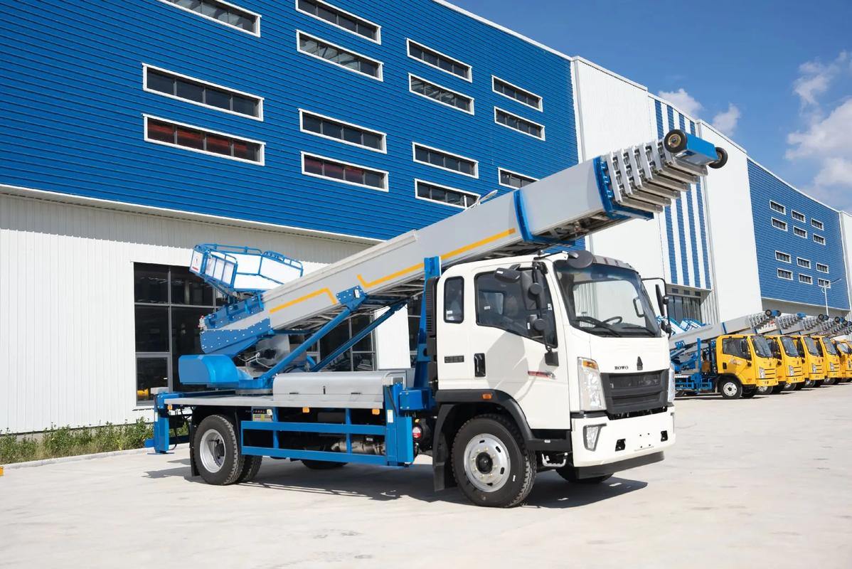 雁江出租云梯车高空作业车 建筑垃圾搬运