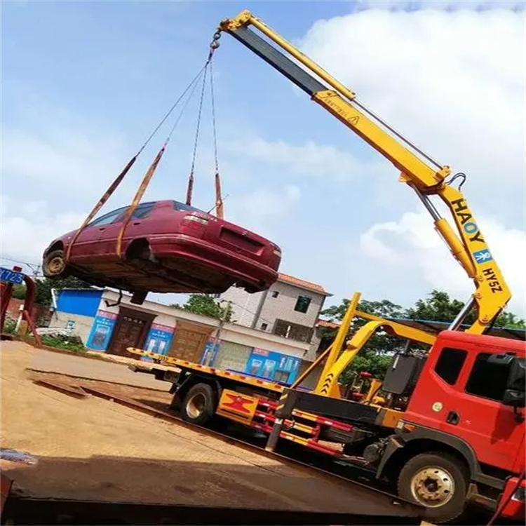 雁江吊车吊汽车的正确方法